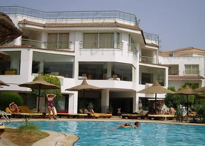 Üdülőközpont Sharming - Couples And Families Only 4*